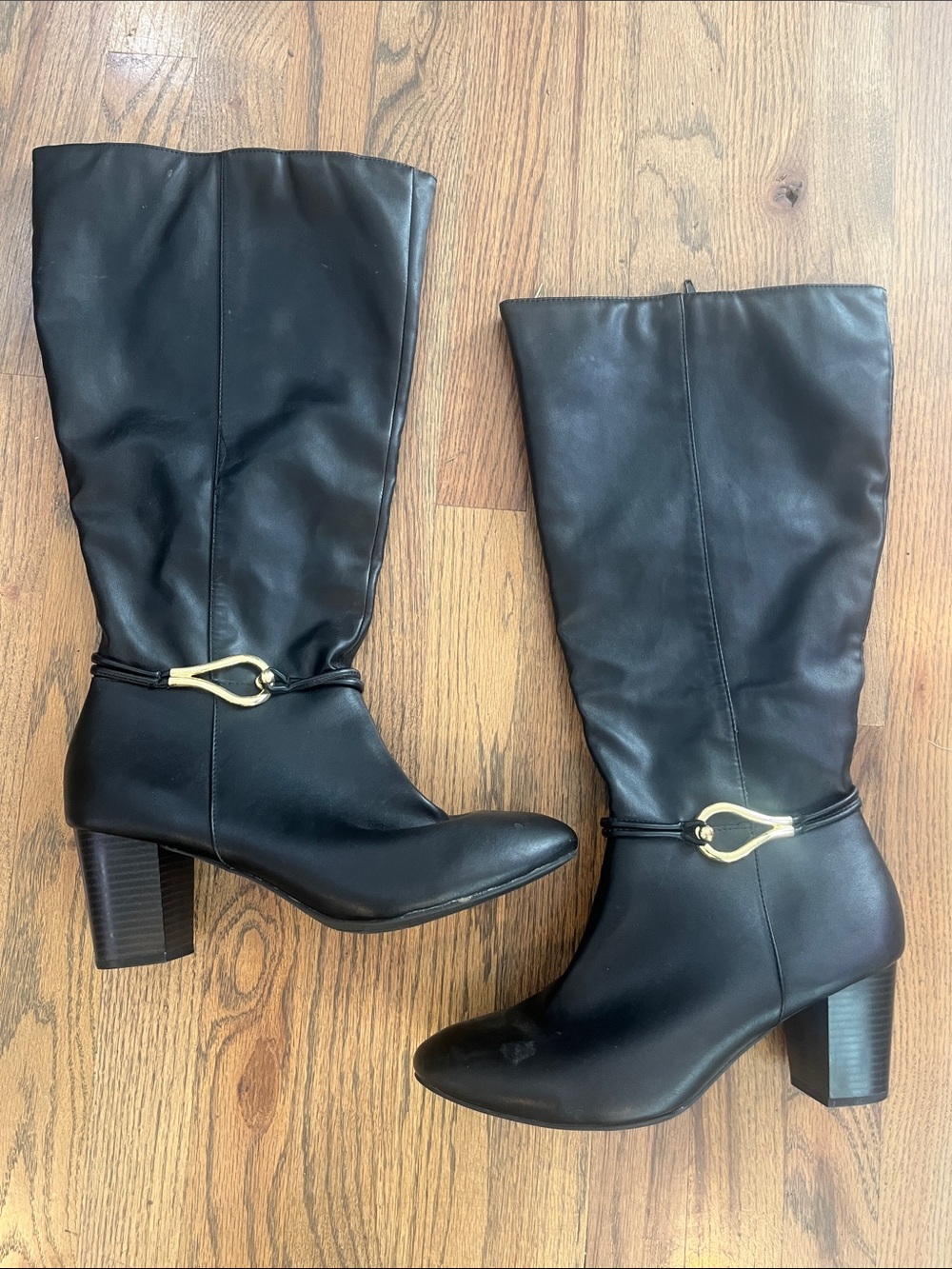 dexflex comfort Black Mid-Calf Heeled Boots with Gold Accent